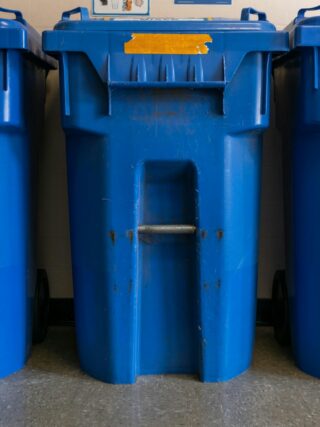 How to Clean Trash Cans
